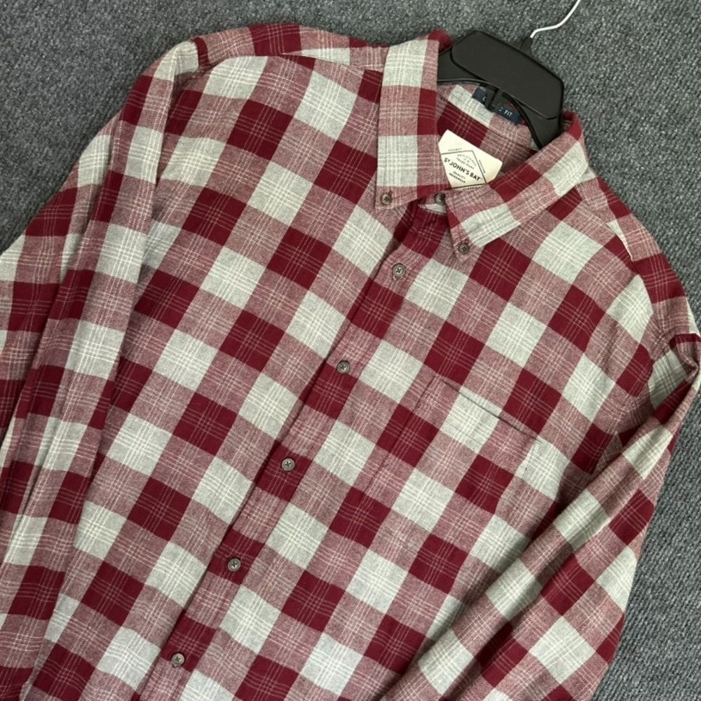 St John's Bay Men's XL Shirt Classic Fit Flannel Plaid Long Sleeve Burgundy Gray